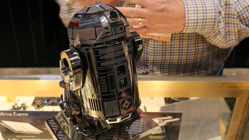 More metal sheet building toys from the folks at Fascinations.